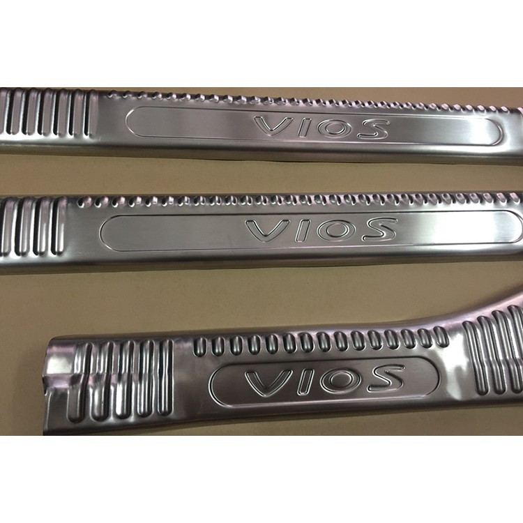 Bộ 4 ốp bậc cửa trong vios 2019 - mẫu inox