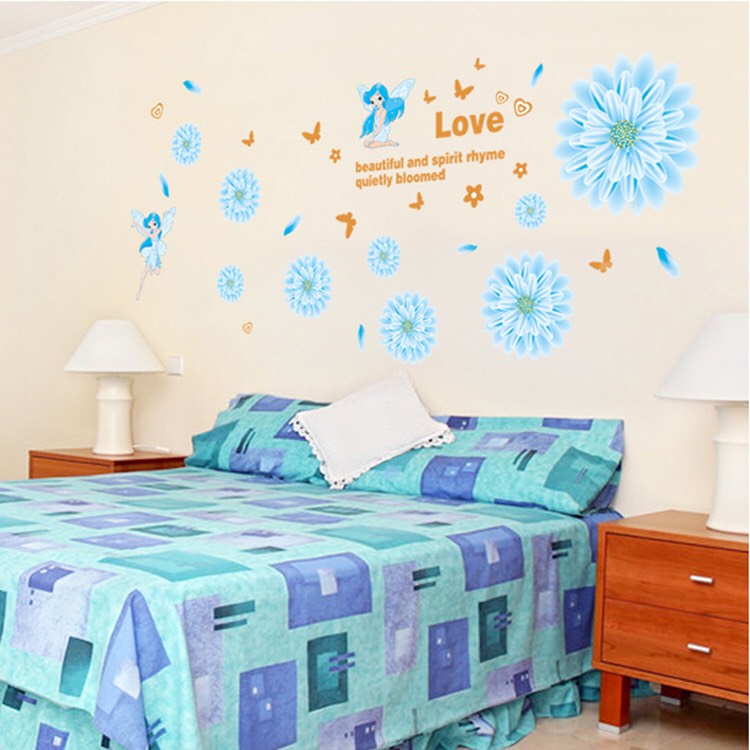 Decal giấy dán tường trang trí - Hoa Cúc Xanh nhạt bé gái thiên thần xinh