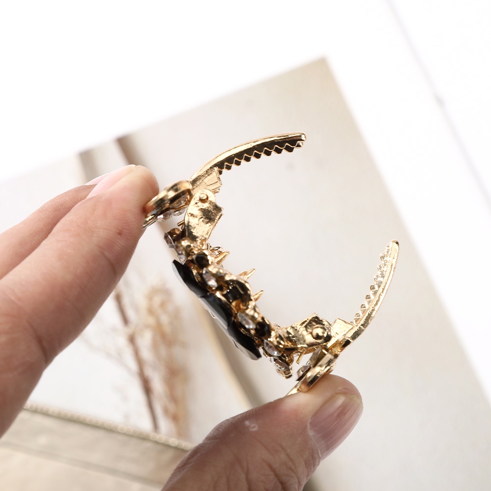 Kẹp tóc hình hoa đính đá phong cách vintage xinh xắn