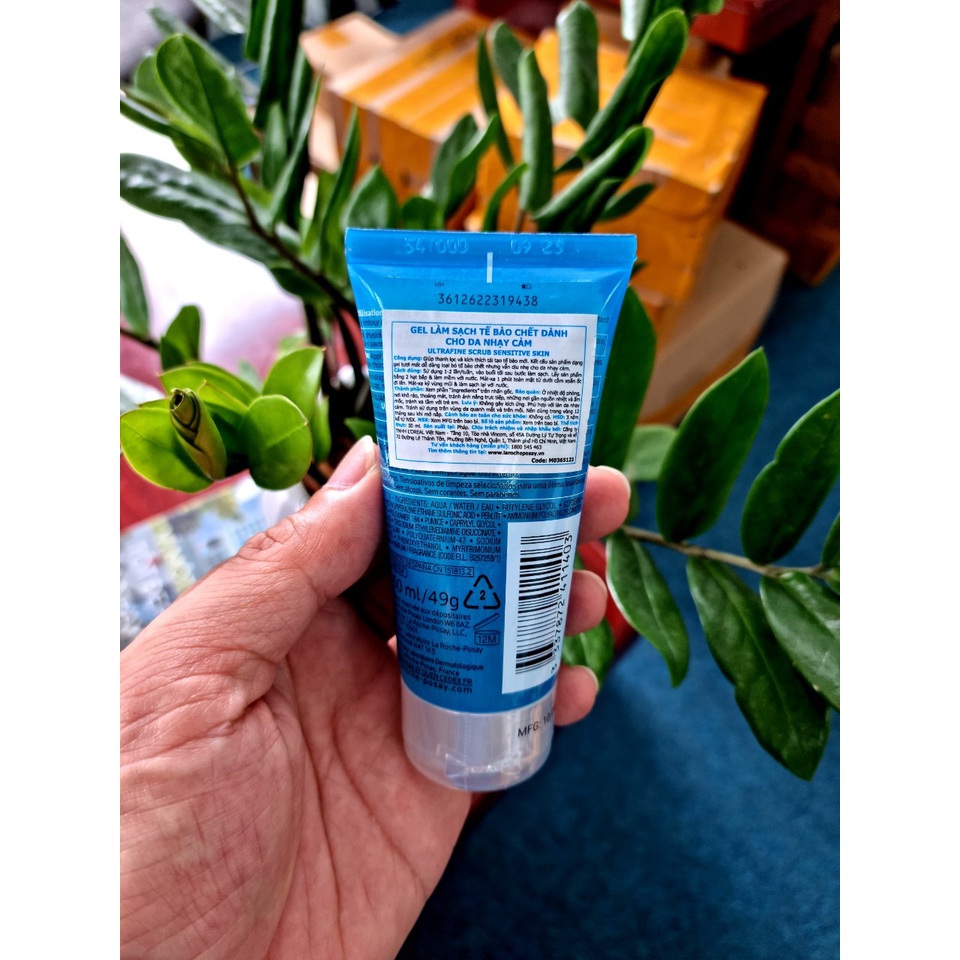 Gel làm sạch tế bào chết dành cho da nhạy cảm La Roche-Posay Ultra Fine Scrub Sensitive Skin 50ml