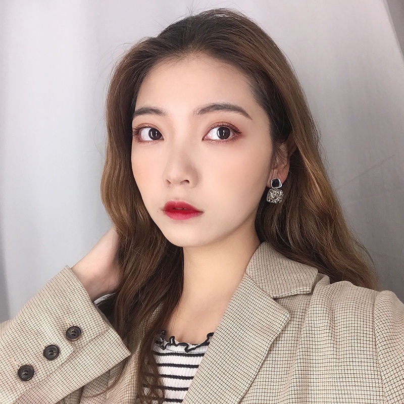 Khuyên Tai Nữ Trang Dáng Vuông Đính Đá Sang Trọng