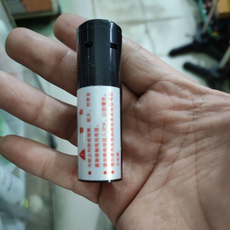 Pin sạc của tông đơ Q2