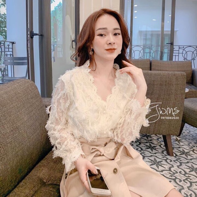 Áo sơ mi cổ V đính ngọc lông