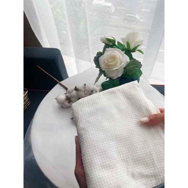 Khăn tắm nén du lịch bằng cotton tiện lợi dùng 1 lần kích thước 70*140cm