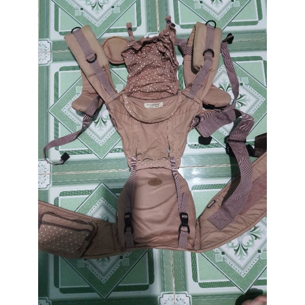 Địu ngồi cho bé