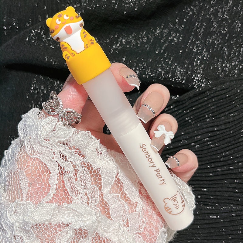 Son Môi Dưỡng Ẩm Lâu Trôi Chống Thấm Nước Thiết Kế Hình Búp Bê Hoạt Hình Dễ Thương