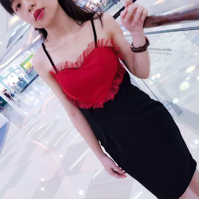 Đầm body hoa hồng