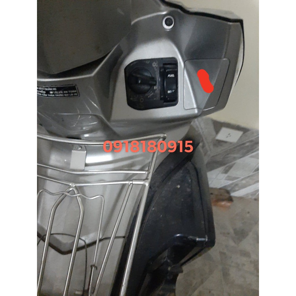 Ốp khóa  nắp mở khẩn cấp air blade 2016-2017-2018-2019 honda