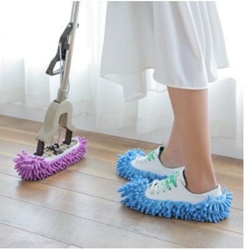Giày lười 2in1 kiêm dụng cụ lau nhà tiện lợi trong mọi gia đình.
