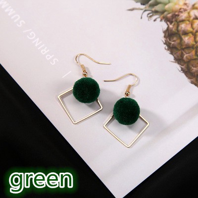 Hoa tai cục bông phối hình thoi độc đáo cho nữ