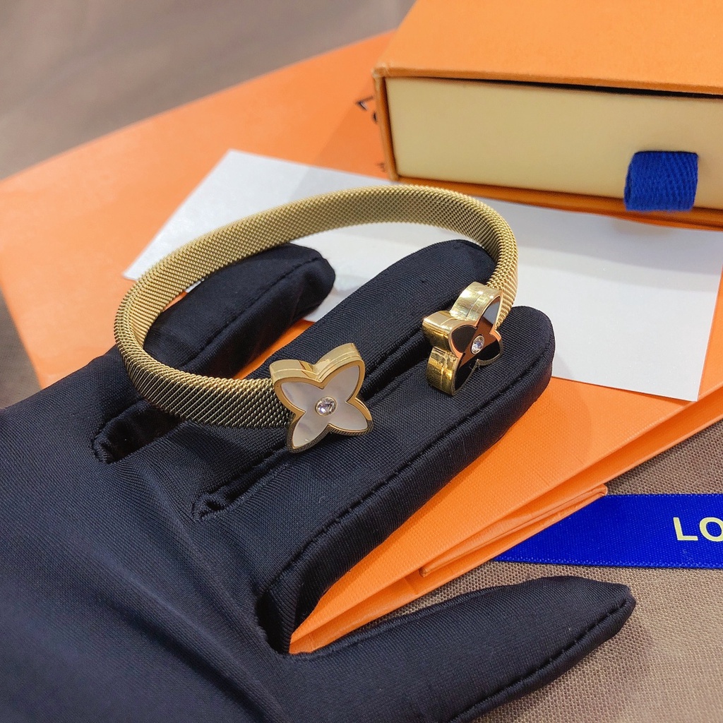 Lv Vòng Đeo Tay Đính Hoa Vuông Thời Trang