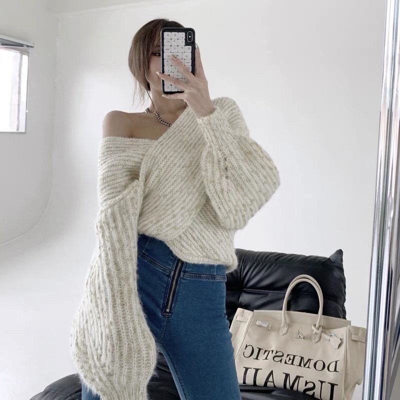 áo len trệt vai vạt chéo phong cách sang chảnh