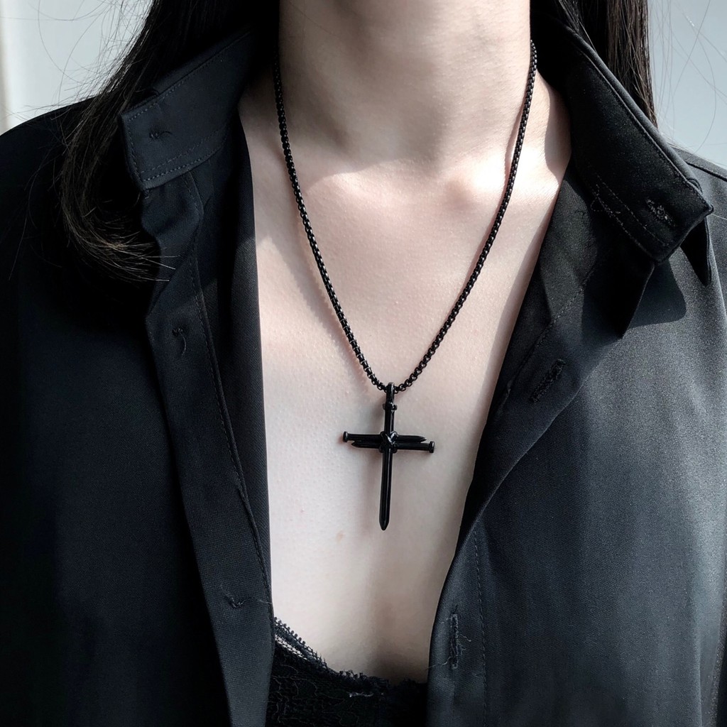 Vòng cổ thép titan gắn thánh giá phong cách cá tính