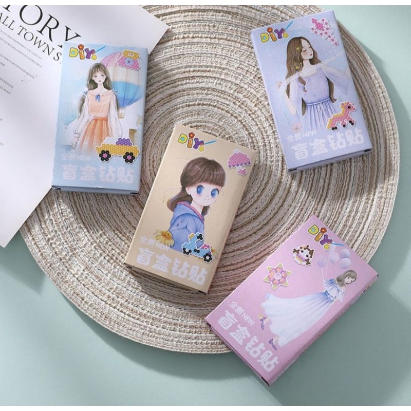 Hộp 4 hình  đính hạt đá sticker 3D mini cho bé mẫu bé gái mã Mdzz20668, Mzdd20668  có clip cách chơi