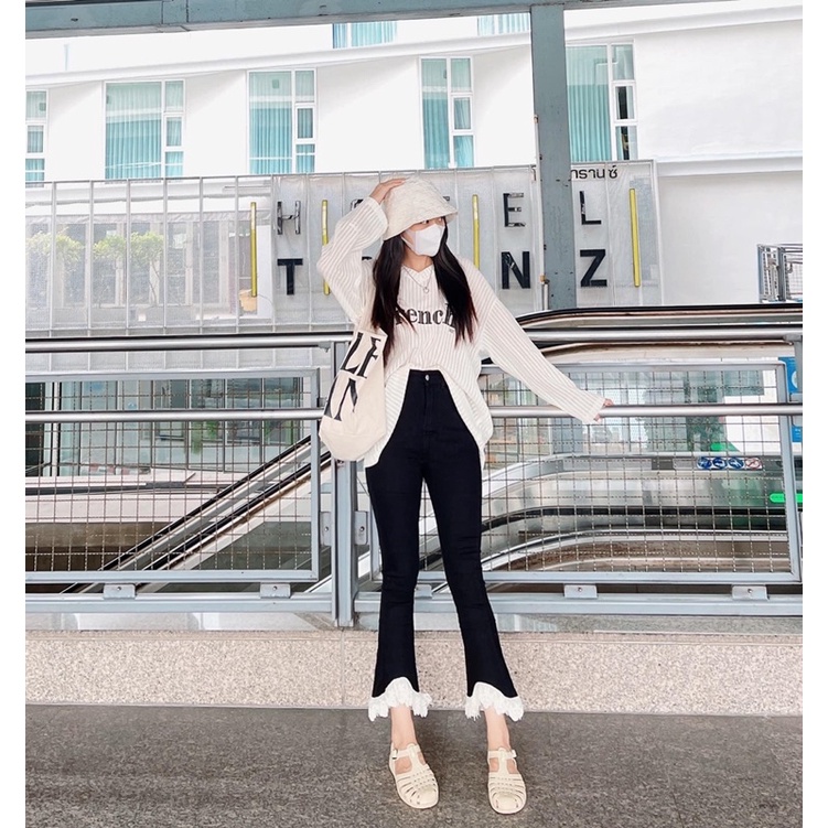 | THANH LÝ | NEW - Quần jean ống loe phối ren