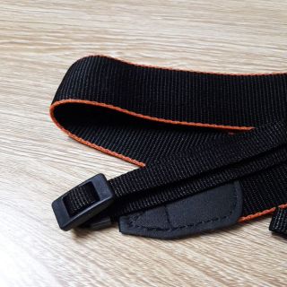 Dây đeo máy ảnh Sony