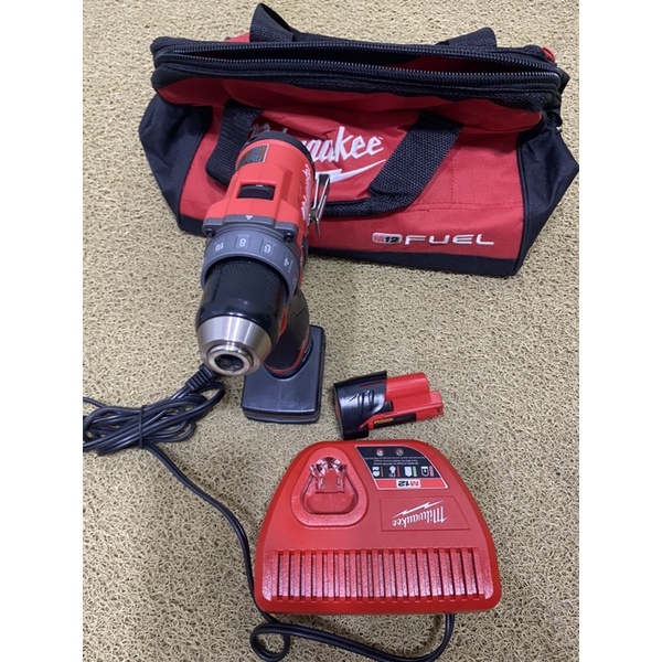 Khoan búa milwaukee m12