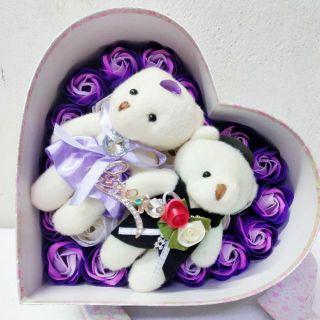 Hộp trái tim hoa hồng sáp gấu đôi