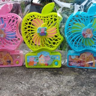 Quạt mini chạy pin