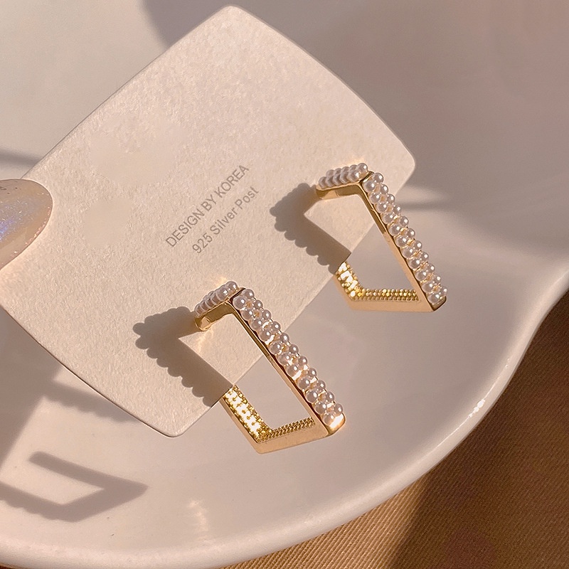 Khuyên Tai Hình Học Đính Ngọc Trai Thời Trang Mới Cho Nữ