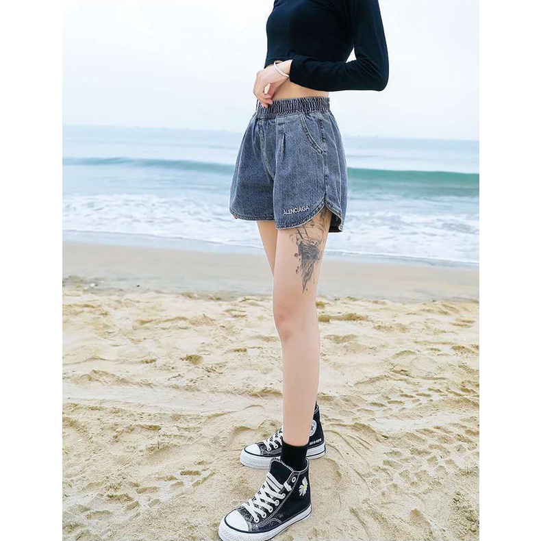 Quần Short Jean Lưng Thun Mỏng Dáng Rộng In Chữ Size C9388
