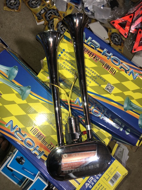 Sản phẩm gia đình làm: Còi hơi chạy điện 12v 24v