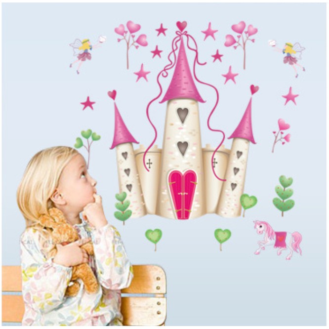 Decal dán tường lâu đài màu hồng và tim nhỏ