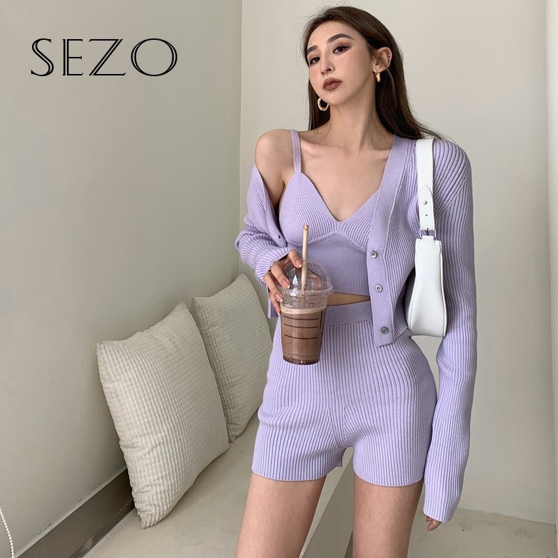 QKOOLE  Áo cardigan Tay Dài + Áo Hai Dây + Quần Ngắn Gợi Cảm Phong Cách Hàn Quốc Cho Nữ（It needs to be ordered separately）