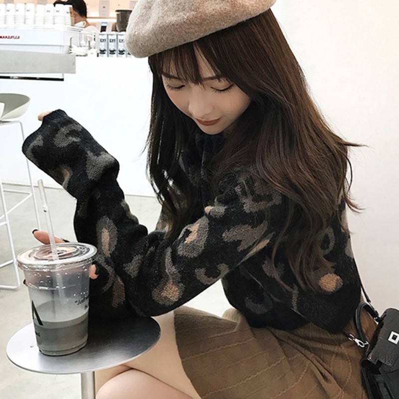 Áo thun tay dài cổ tròn hoạ tiết hoạt hình thiết kế ôm sát tôn dáng | BigBuy360 - bigbuy360.vn