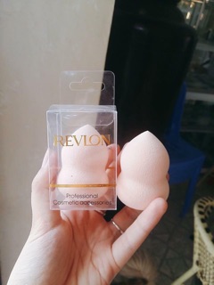 Mút tán kem nền revlon