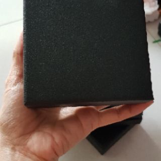 Hộp đựng cài áo