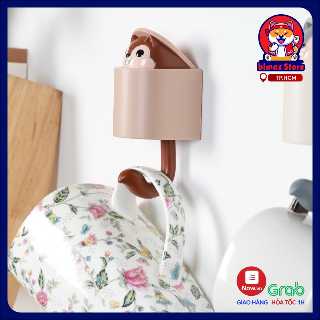 Móc dán tường hình con sóc dùng để treo đồ đa năng tiện dụng