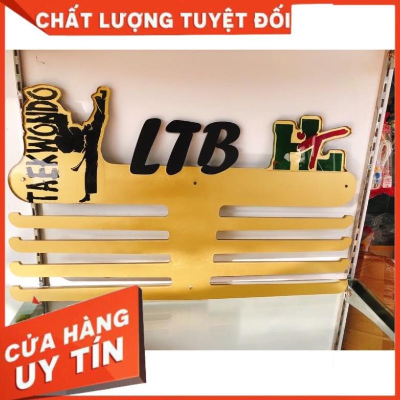 Giá treo huy chương taekwondo, 58x35 sơn 4 lớp, chữ rời, Siêu đẹp.