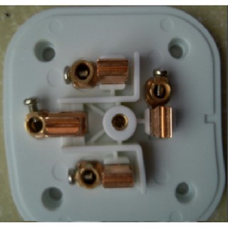 PHÍCH & Ổ CẮM 3 PHA 4 LỔ DẸT 25A 440V