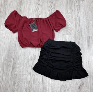 SET TRỄ VAI ĐỎ MIX CHÂM VÁY  ĐEN RÚM