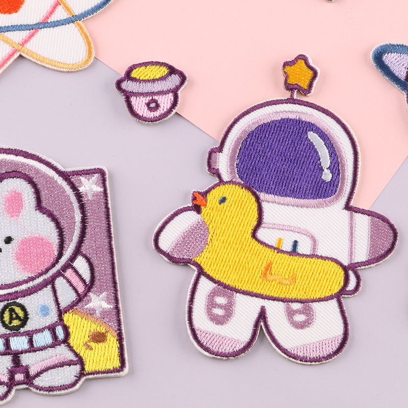 Sticker miếng dán vải tự dính hình thỏ tím phi hành gia tiện dụng