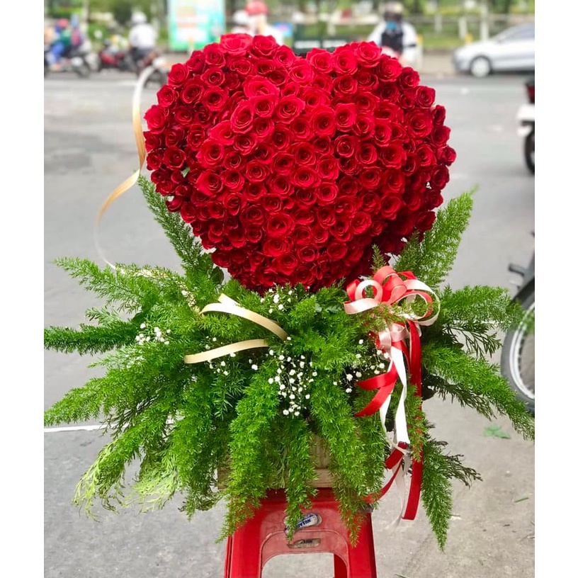 Hoa Hồng Nhung Giả bông to cành dài 70cm đường kính bông 10cm chất liệu nỉ nhung, phù hợp với mọi không gian