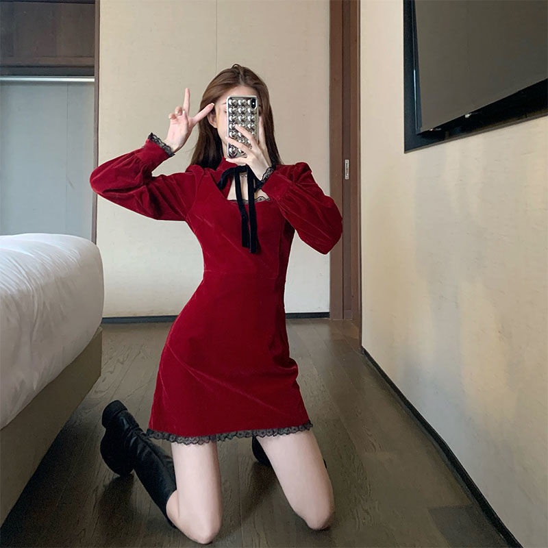 Đầm nhung phối ren tay dài dáng ôm thời trang mùa đông cho nữ 2021 | BigBuy360 - bigbuy360.vn