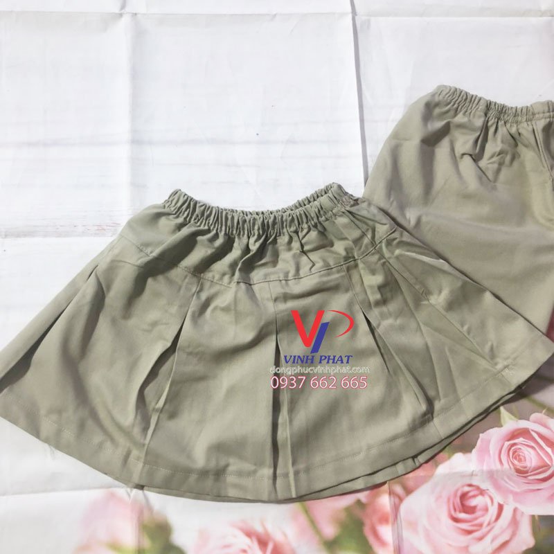 Váy nữ học sinh lưng thun co giãn màu xanh rêu đẹp mắt, thu hút, phong cách và rất hợp thời trang.