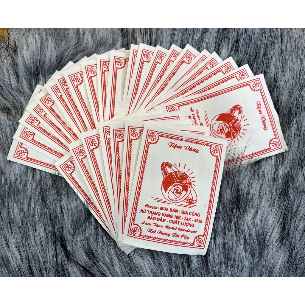 1 xấp túi giấy đựng nữ trang ( khoảng 60 tờ)