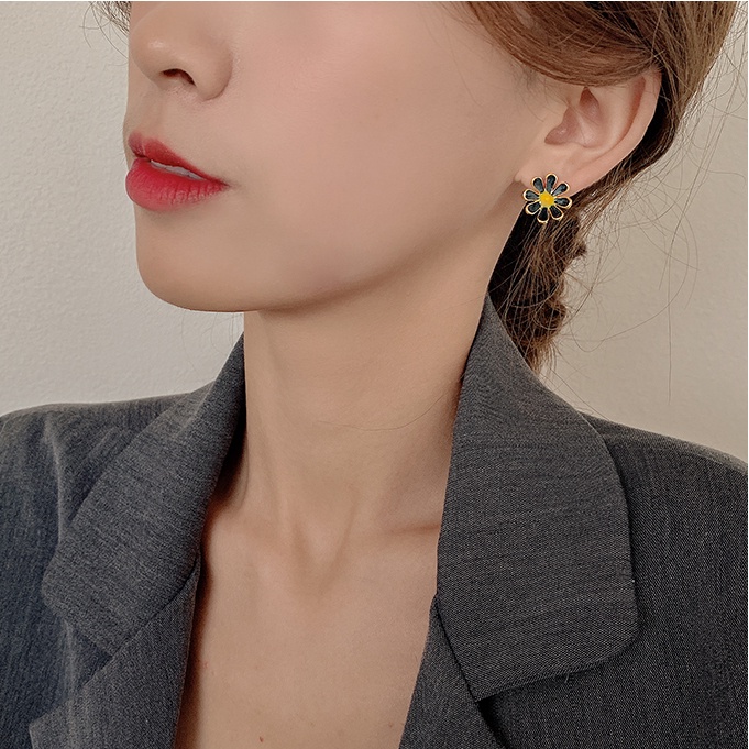 Bông Tai Hình Hoa Cúc Thời Trang Hàn Quốc Cổ Điển
