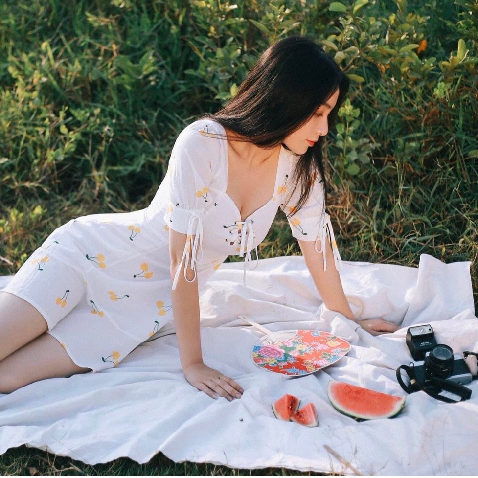 Đầm nữ trắng họa tiết cherry vàng cúp ngực công chúa siêu xinh - cece house | BigBuy360 - bigbuy360.vn