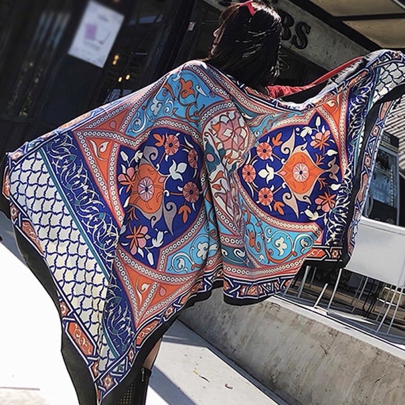 Khăn To Đi Biển Chống Nắng Hoạ Tiết Retro Hiện Đại Pha Cổ Điển