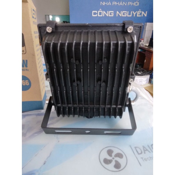 Đèn pha LED chính hãng Rạng Đông. Bảo hành 2 năm đổi mới.