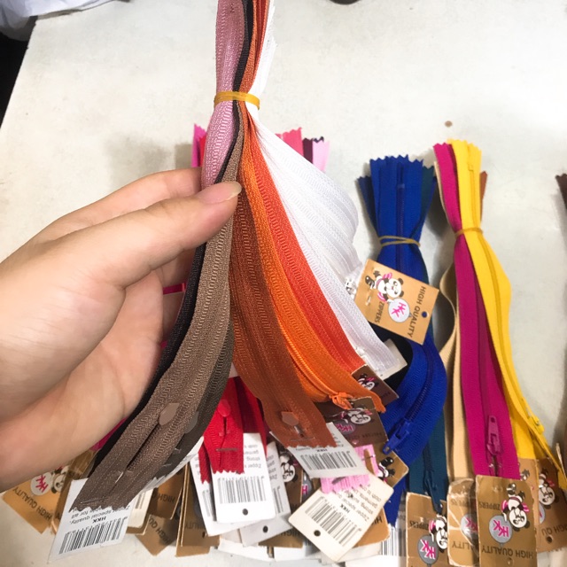 Dây kéo HKK ngắn 18cm: 30 sợi đủ màu