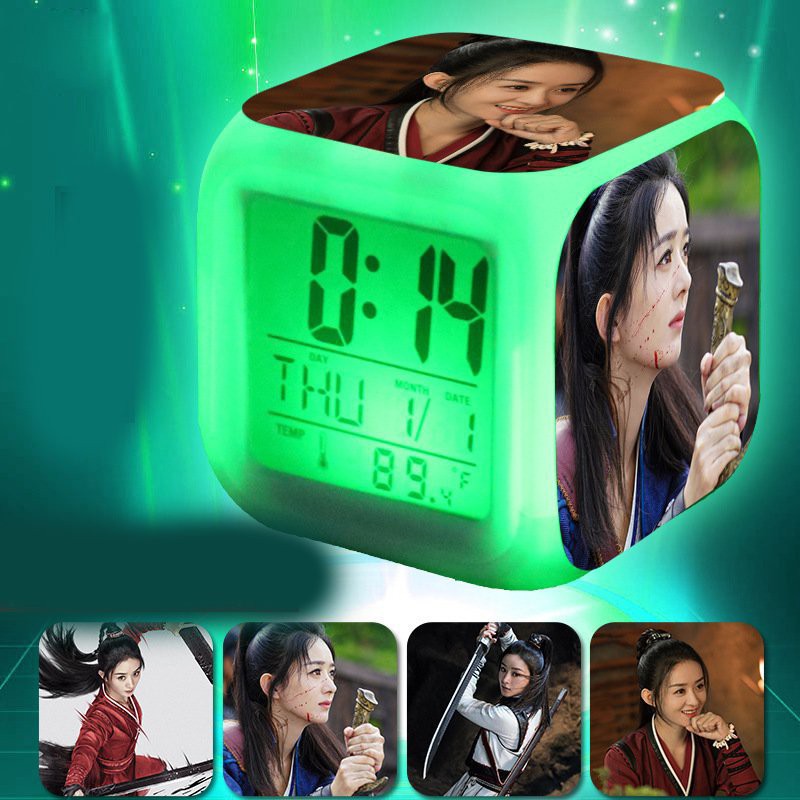 Đồng hồ báo thức để bàn in hình VƯƠNG NHẤT BÁC TRIỆU LỆ DĨNH phim HỮU PHỈ thần tượng idol LED đổi màu
