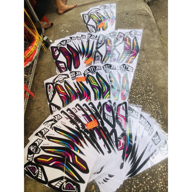 Decal tem dán demi xi nhan và cốc đuôi đèn full bộ 3 món cho vario 18 đến 20 giao kiểu và màu ngẫu nhiên