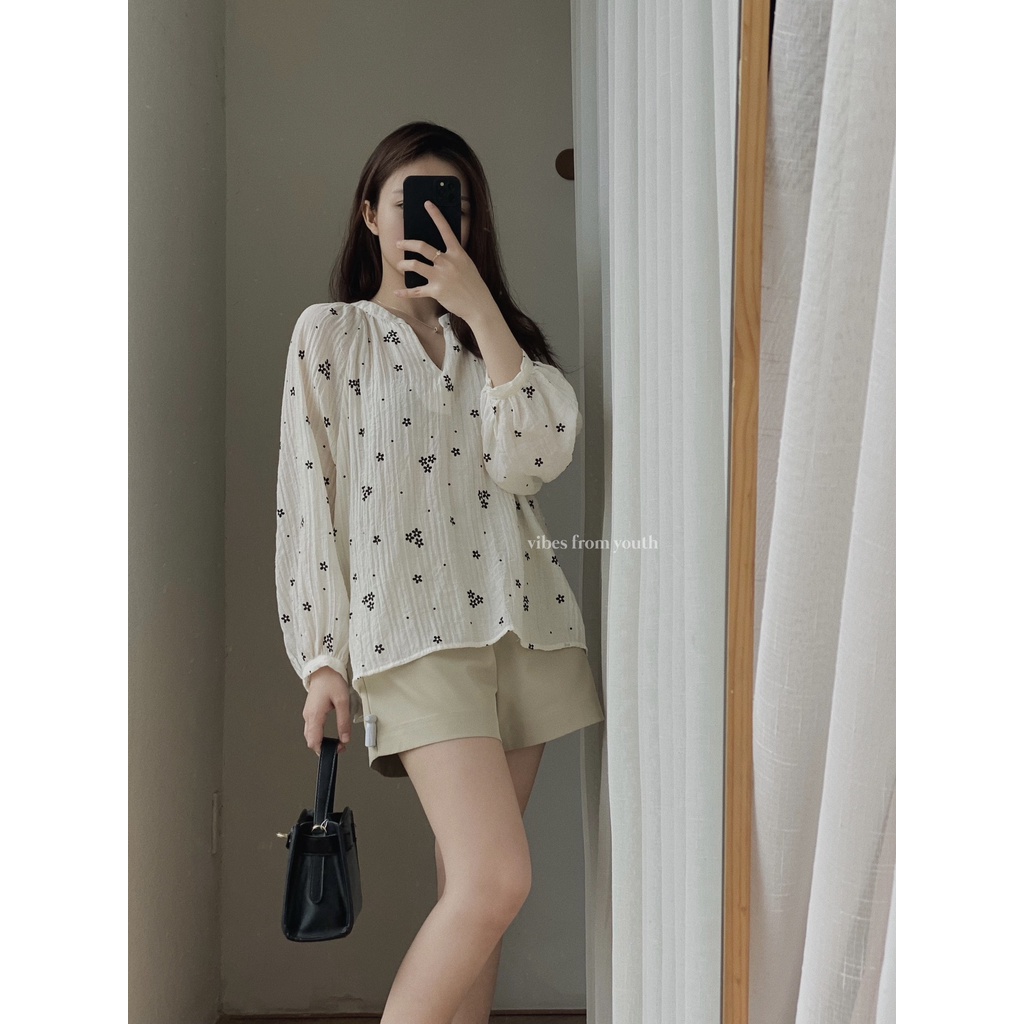 ÁO CỔ V HOA NHUNG NỔI_AV1157