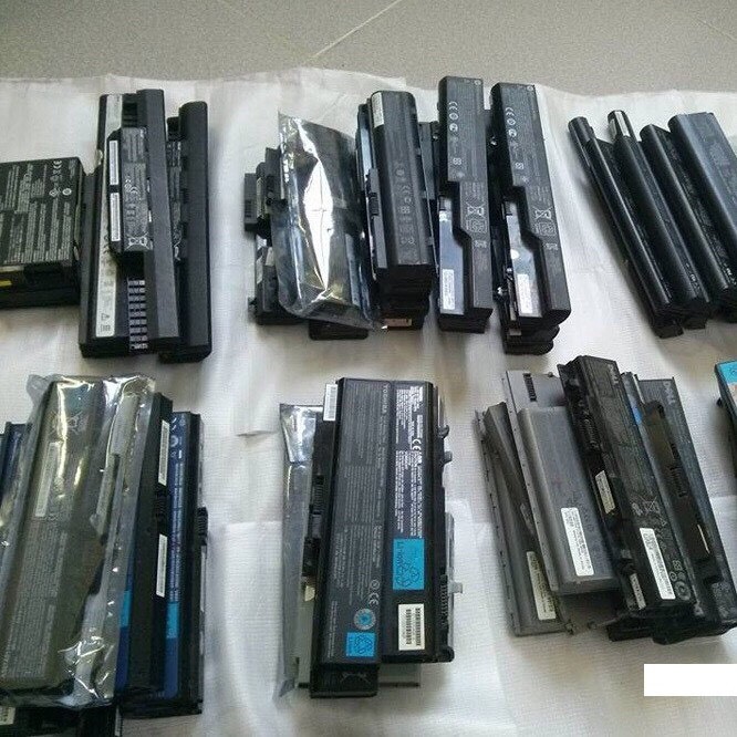 Pin laptop cũ hỏng cho ae lấy cell