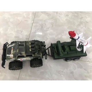 Xe quân sự phóng tên lửa